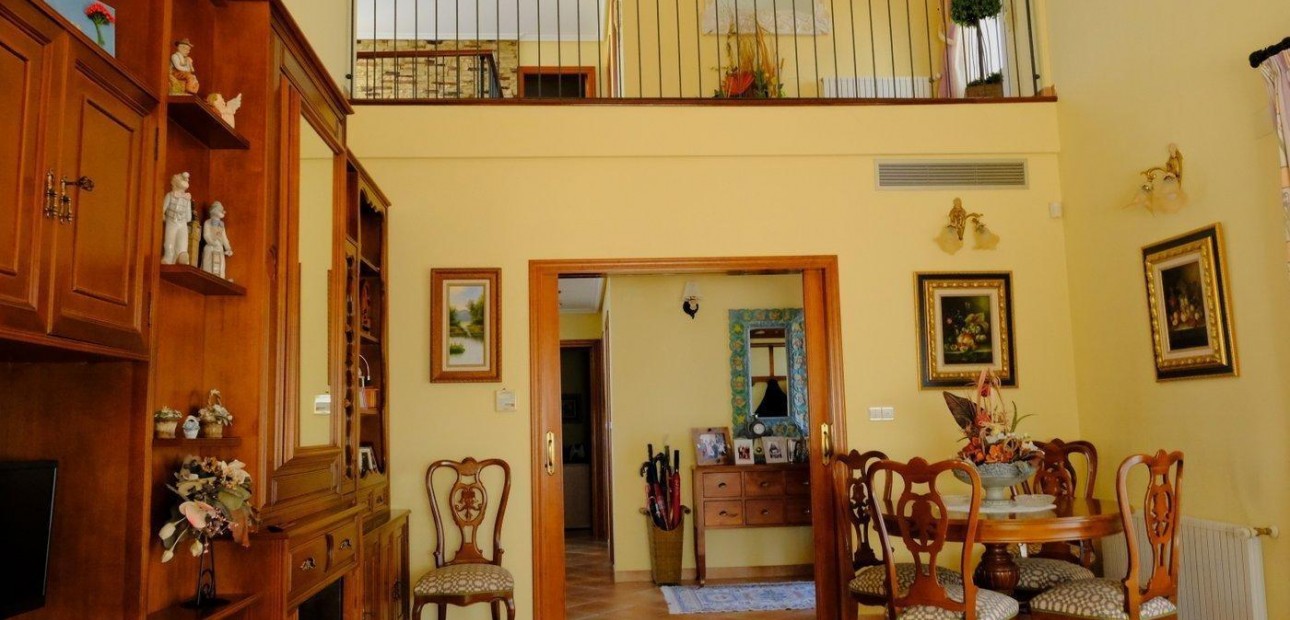Herverkoop - Villa -
Orihuela - Desamparados-Hurchillo-Torremendo