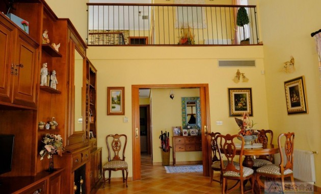 Herverkoop - Villa -
Orihuela - Desamparados-Hurchillo-Torremendo