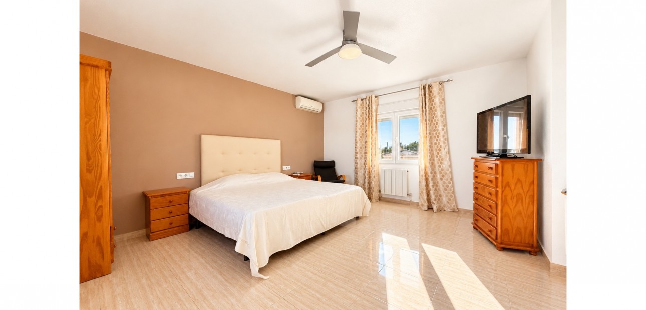 Herverkoop - Detached Villa -
La Marina - La Marina - Urbanization