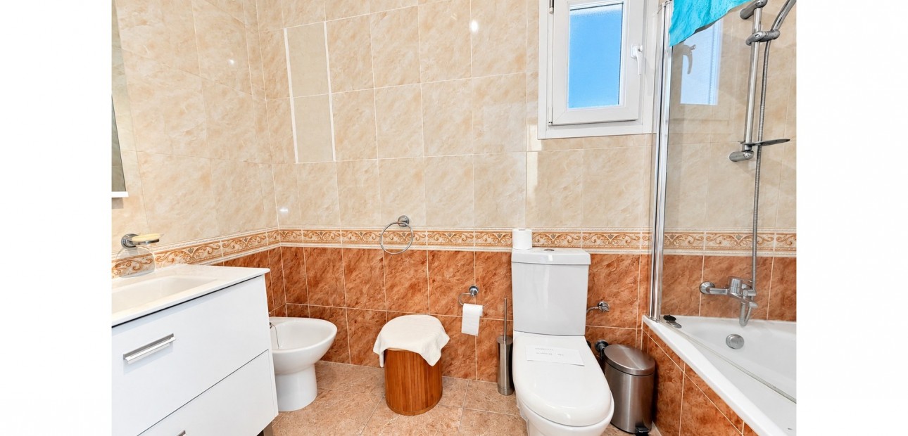 Herverkoop - Detached Villa -
La Marina - La Marina - Urbanization