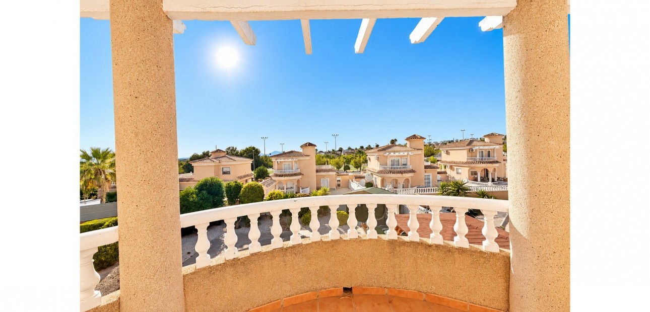 Herverkoop - Detached Villa -
La Marina - La Marina - Urbanization