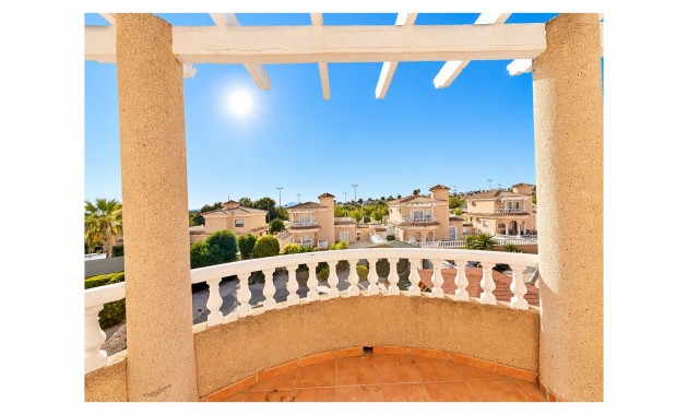 Herverkoop - Detached Villa -
La Marina - La Marina - Urbanization
