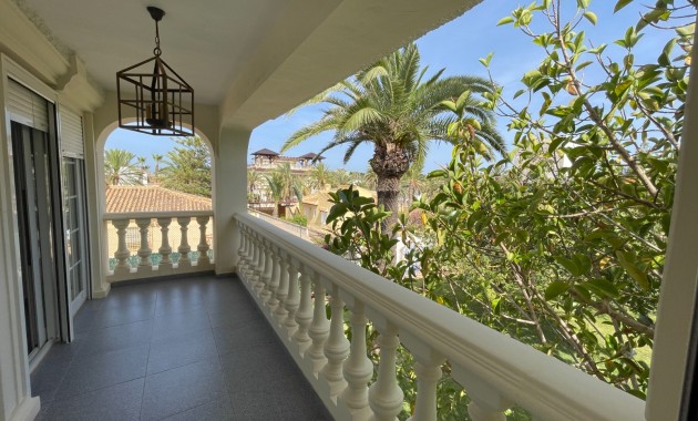 Herverkoop - Detached Villa -
Orihuela Costa - Cabo Roig