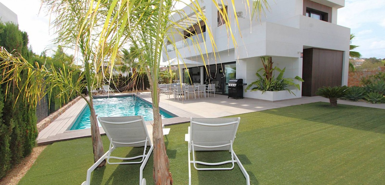 Herverkoop - Detached Villa -
Rojales - Ciudad Quesada