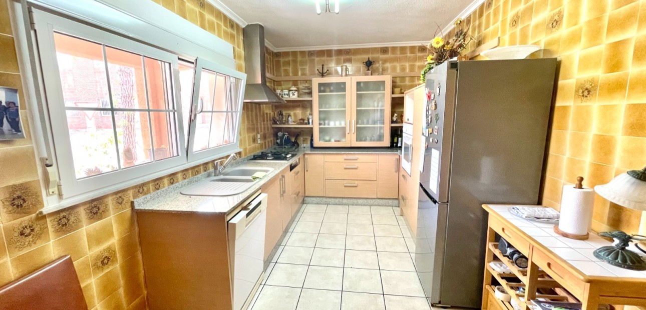 Herverkoop - Detached Villa -
Benijofar - pueblo