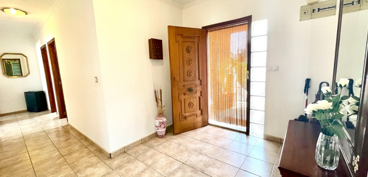 Herverkoop - Detached Villa -
Benijofar - pueblo