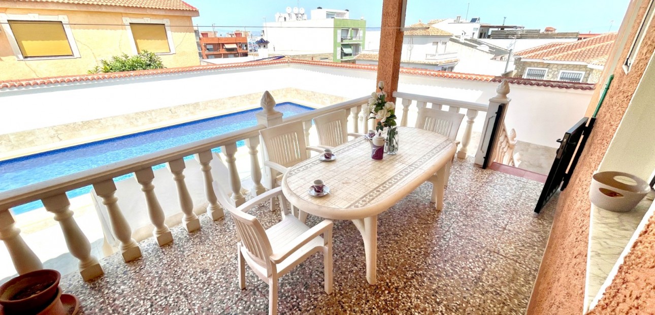 Herverkoop - Detached Villa -
Benijofar - pueblo