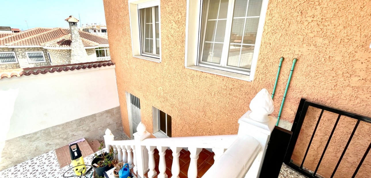 Herverkoop - Detached Villa -
Benijofar - pueblo