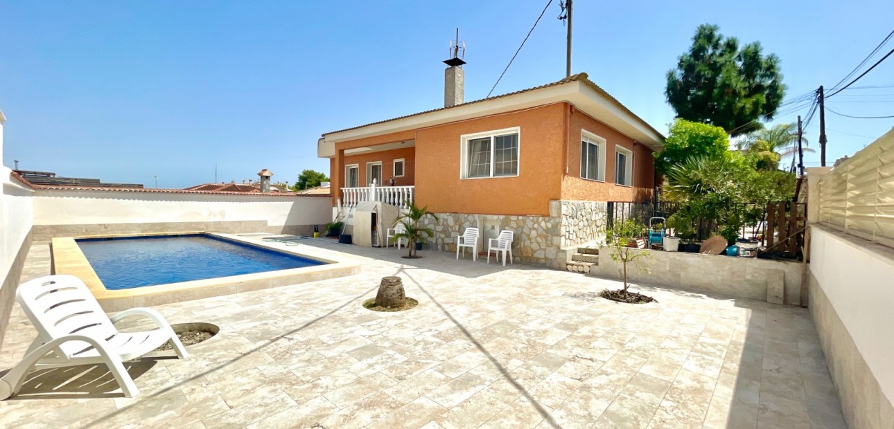 Herverkoop - Detached Villa -
Benijofar - pueblo