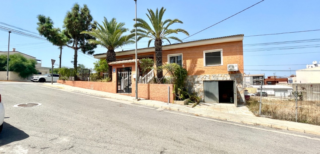 Herverkoop - Detached Villa -
Benijofar - pueblo