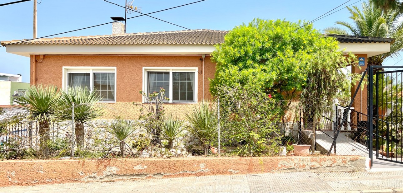 Herverkoop - Detached Villa -
Benijofar - pueblo