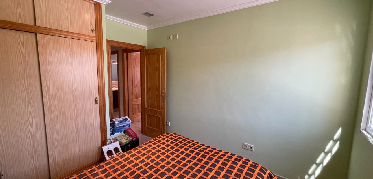 Herverkoop - Detached Villa -
Crevillente