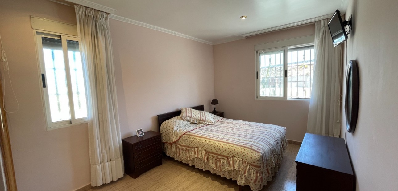 Herverkoop - Detached Villa -
Crevillente