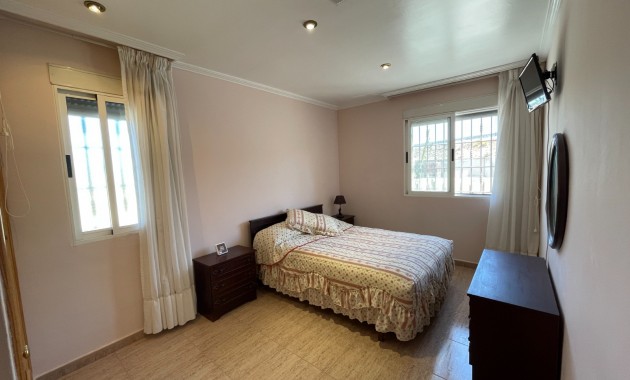 Herverkoop - Detached Villa -
Crevillente