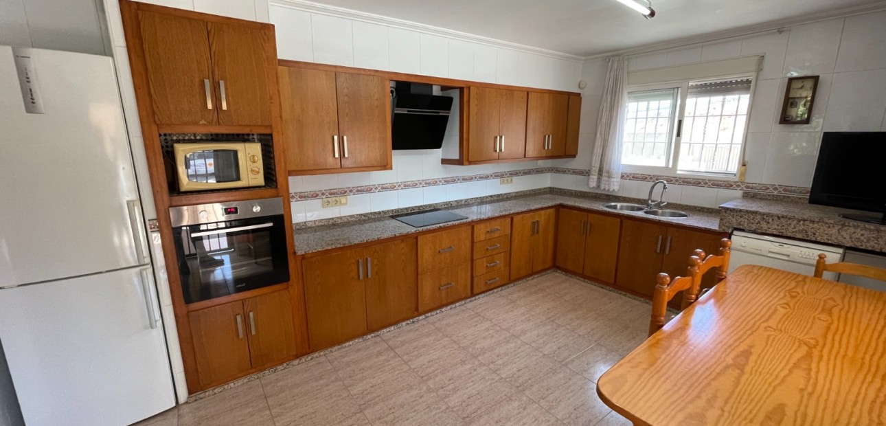Herverkoop - Detached Villa -
Crevillente