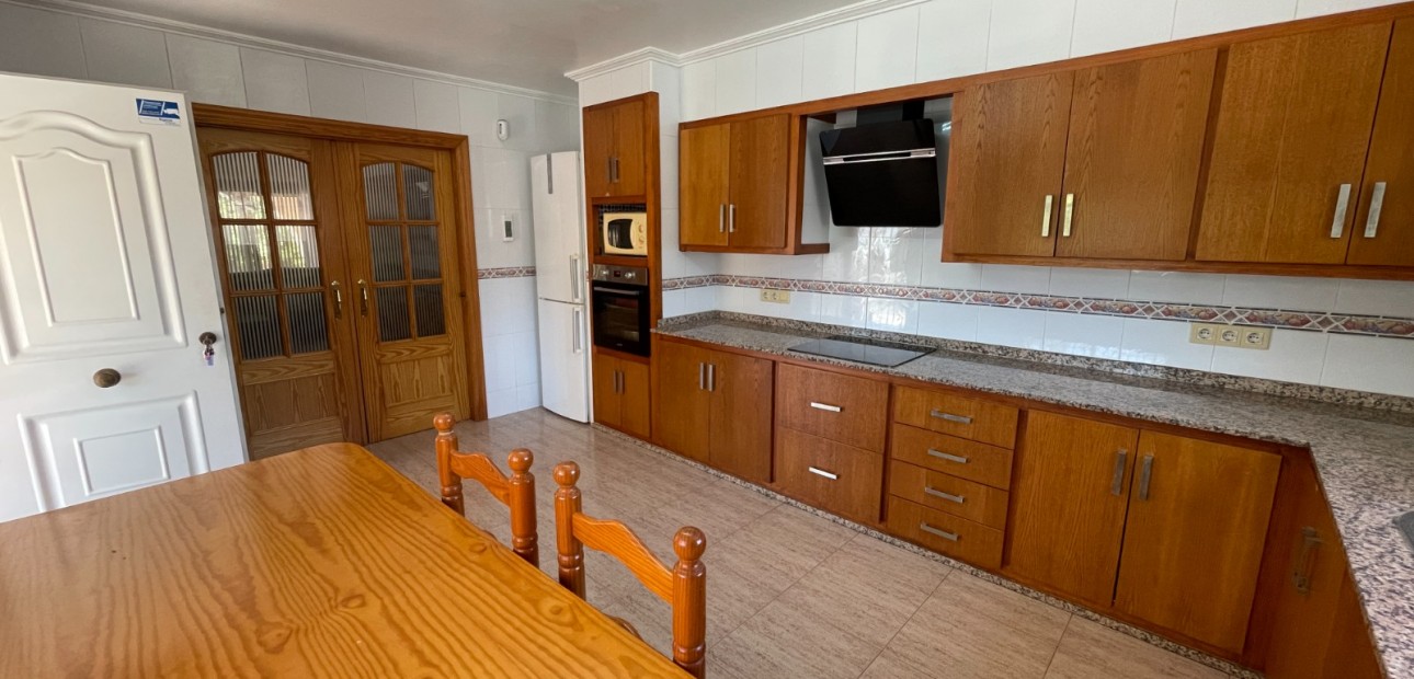 Herverkoop - Detached Villa -
Crevillente