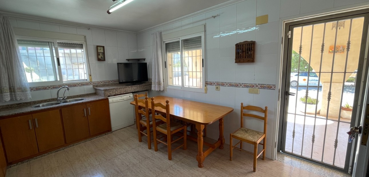 Herverkoop - Detached Villa -
Crevillente