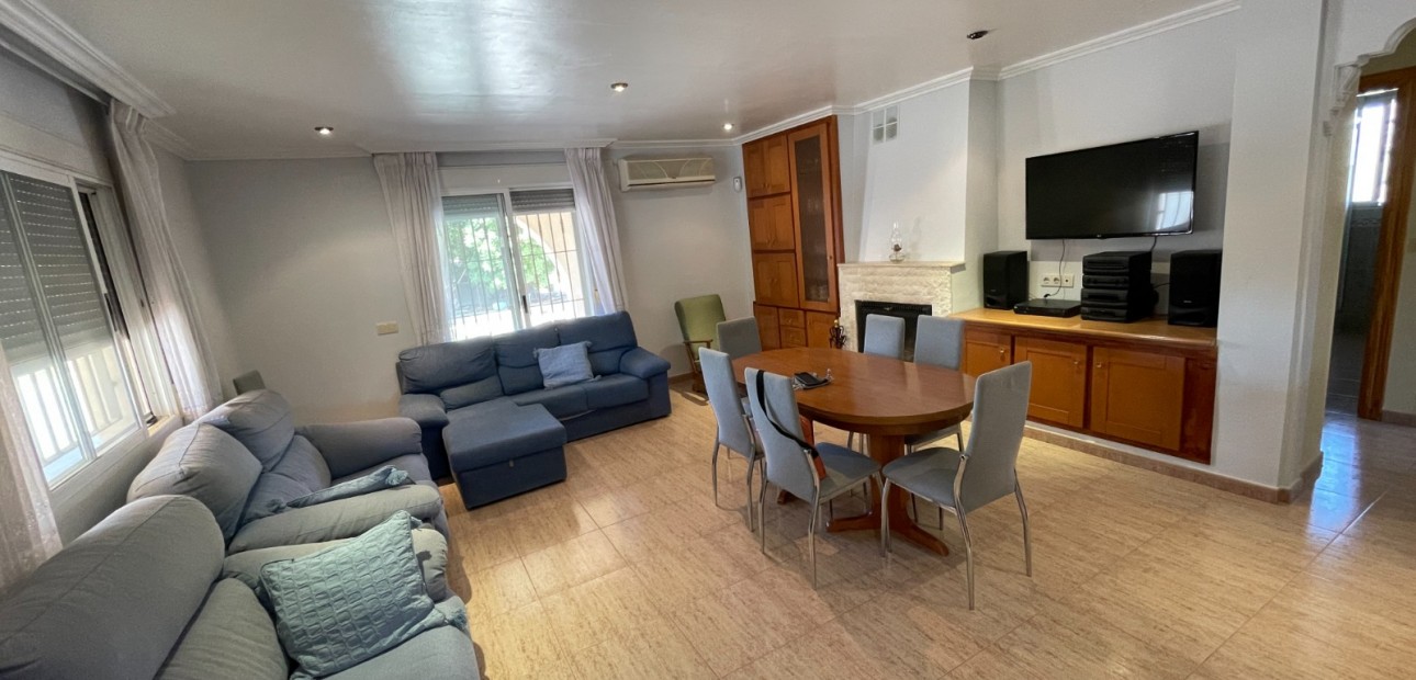 Herverkoop - Detached Villa -
Crevillente