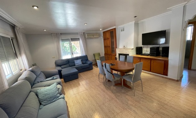 Herverkoop - Detached Villa -
Crevillente