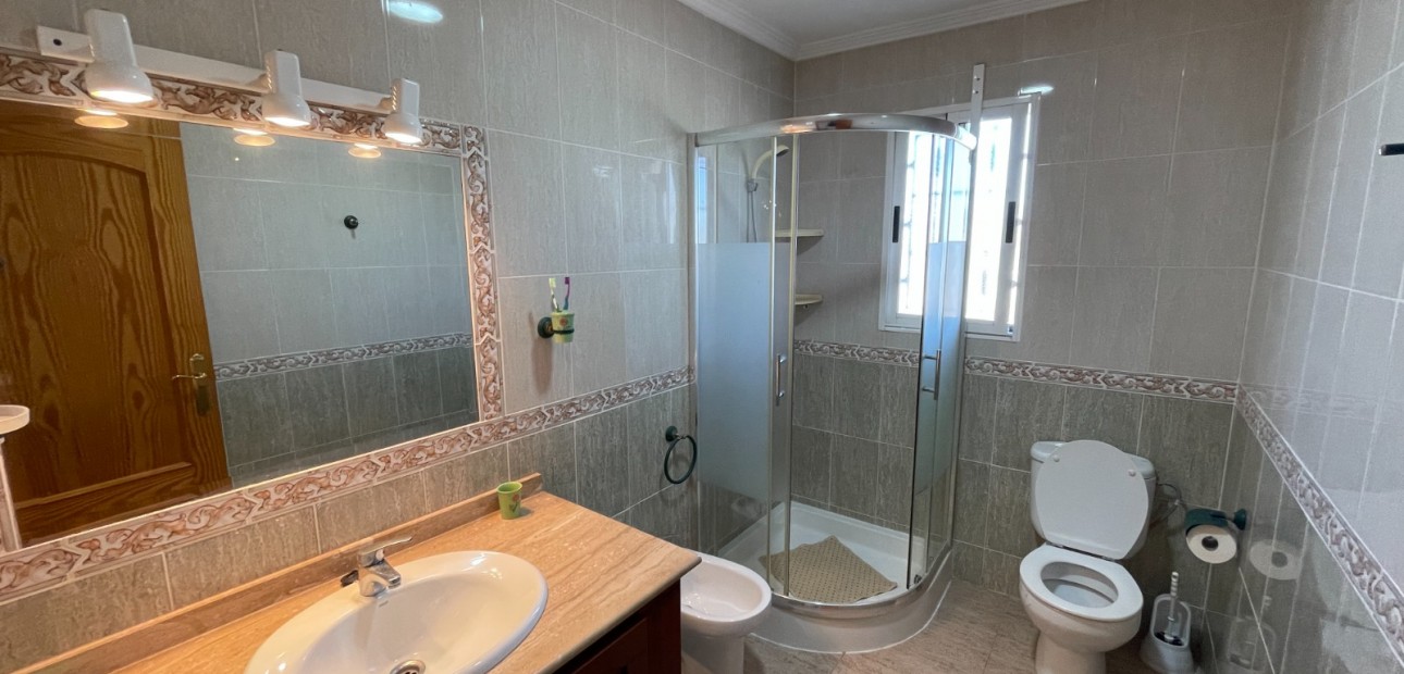 Herverkoop - Detached Villa -
Crevillente