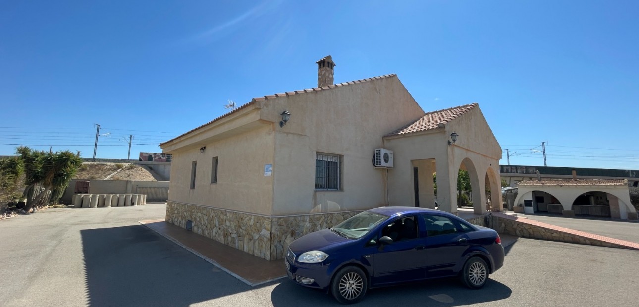 Herverkoop - Detached Villa -
Crevillente