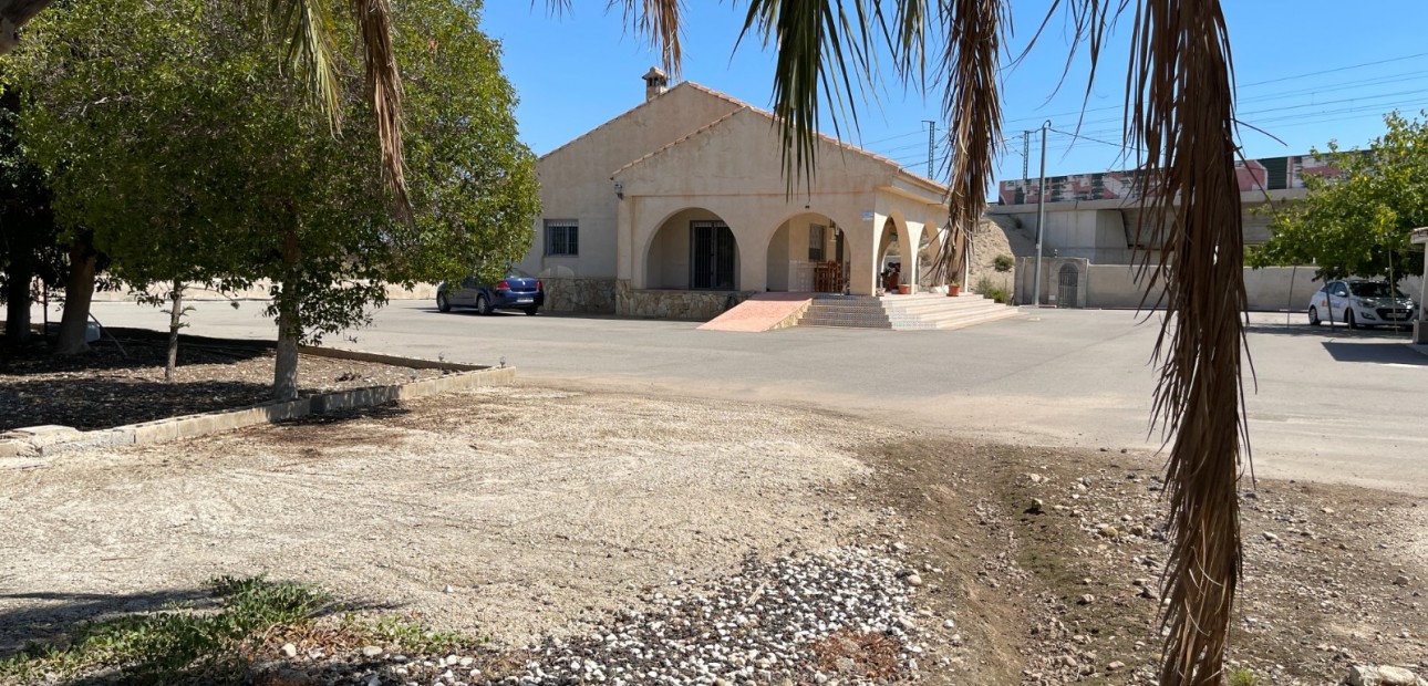 Herverkoop - Detached Villa -
Crevillente