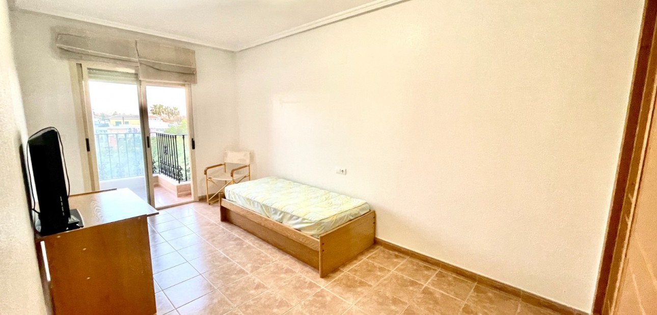Herverkoop - Detached Villa -
Almoradi - Almoradi - Town