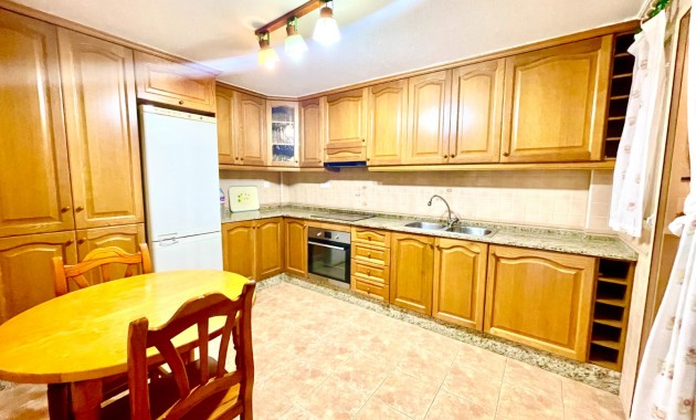 Herverkoop - Detached Villa -
Almoradi - Almoradi - Town