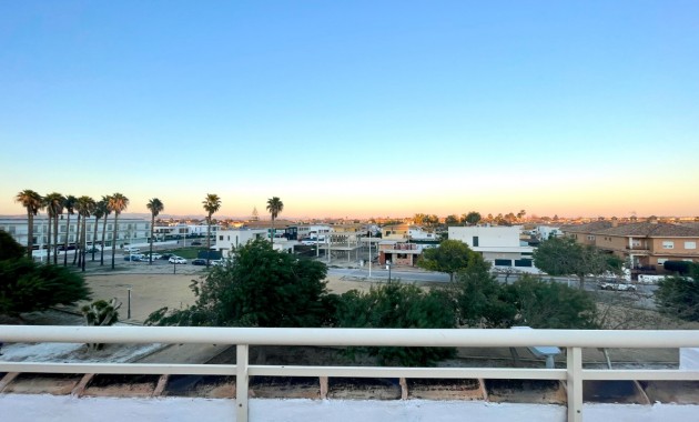Herverkoop - Detached Villa -
Almoradi - Almoradi - Town