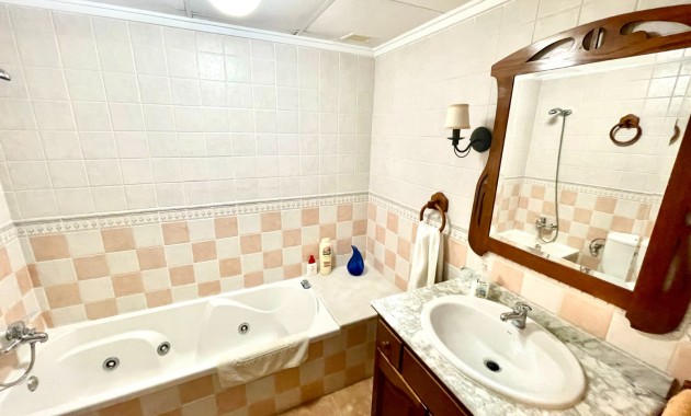 Herverkoop - Detached Villa -
Almoradi - Almoradi - Town
