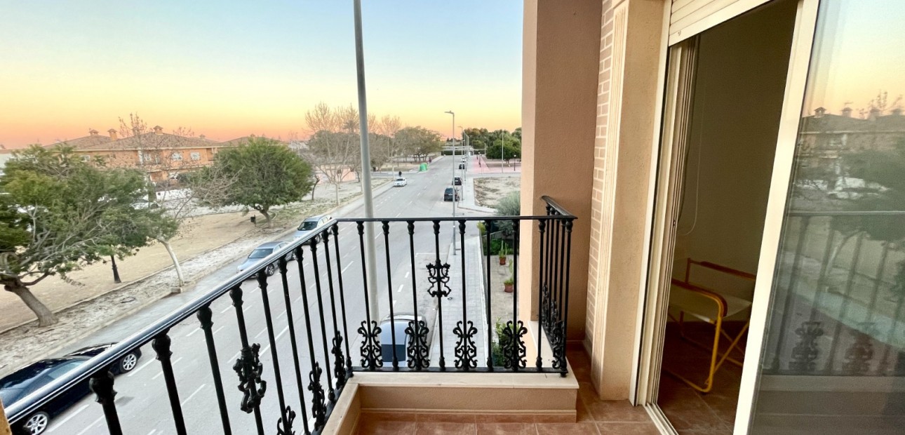 Herverkoop - Detached Villa -
Almoradi - Almoradi - Town