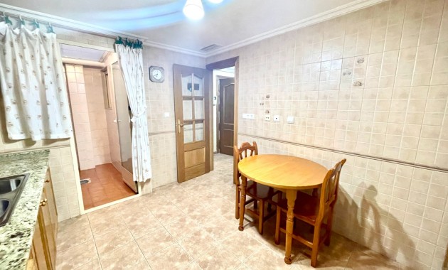 Herverkoop - Detached Villa -
Almoradi - Almoradi - Town