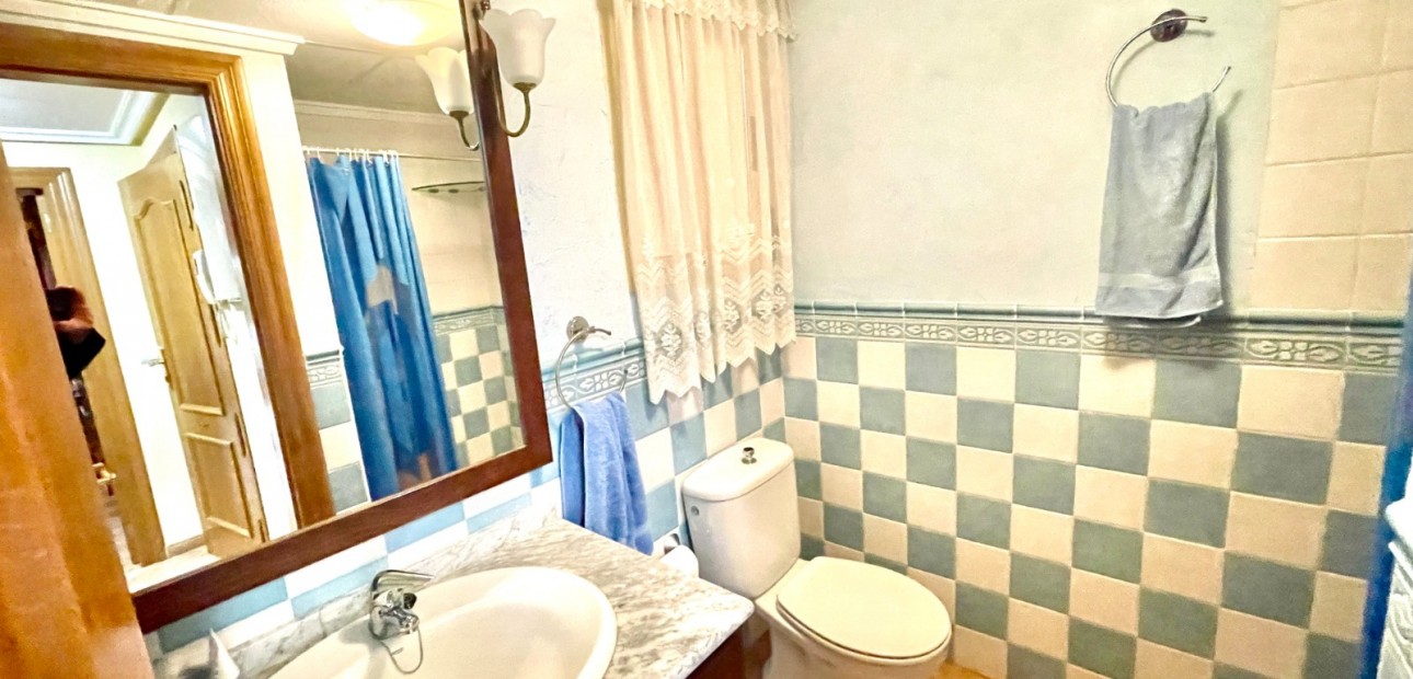 Herverkoop - Detached Villa -
Almoradi - Almoradi - Town