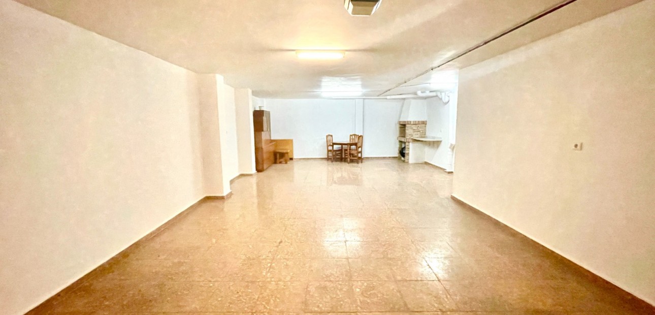 Herverkoop - Detached Villa -
Almoradi - Almoradi - Town