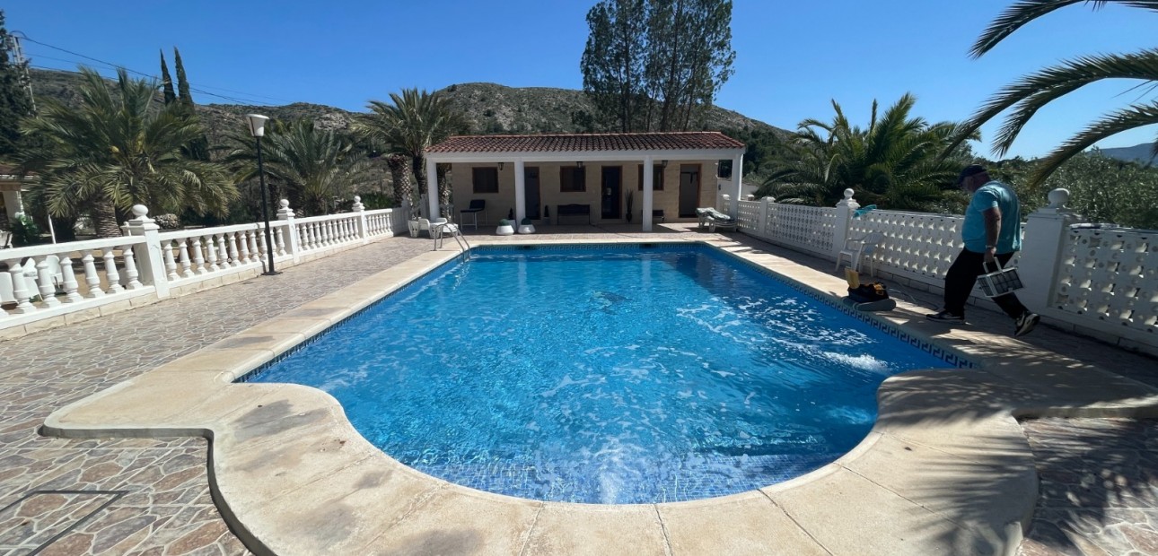 Sale - Country Property -
Elda