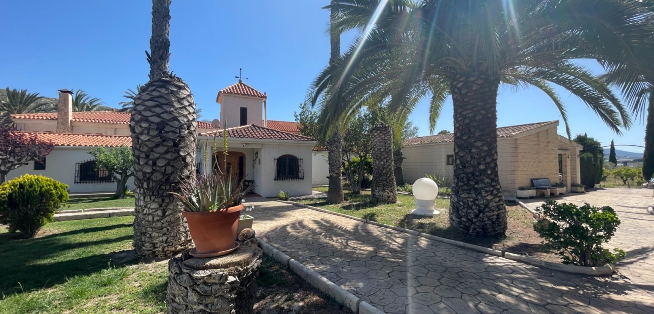 Sale - Country Property -
Elda