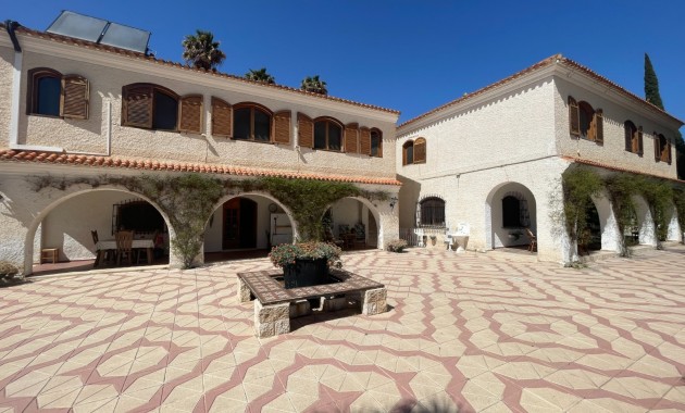 Sale - Country Property -
Elda