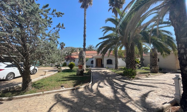 Sale - Country Property -
Elda