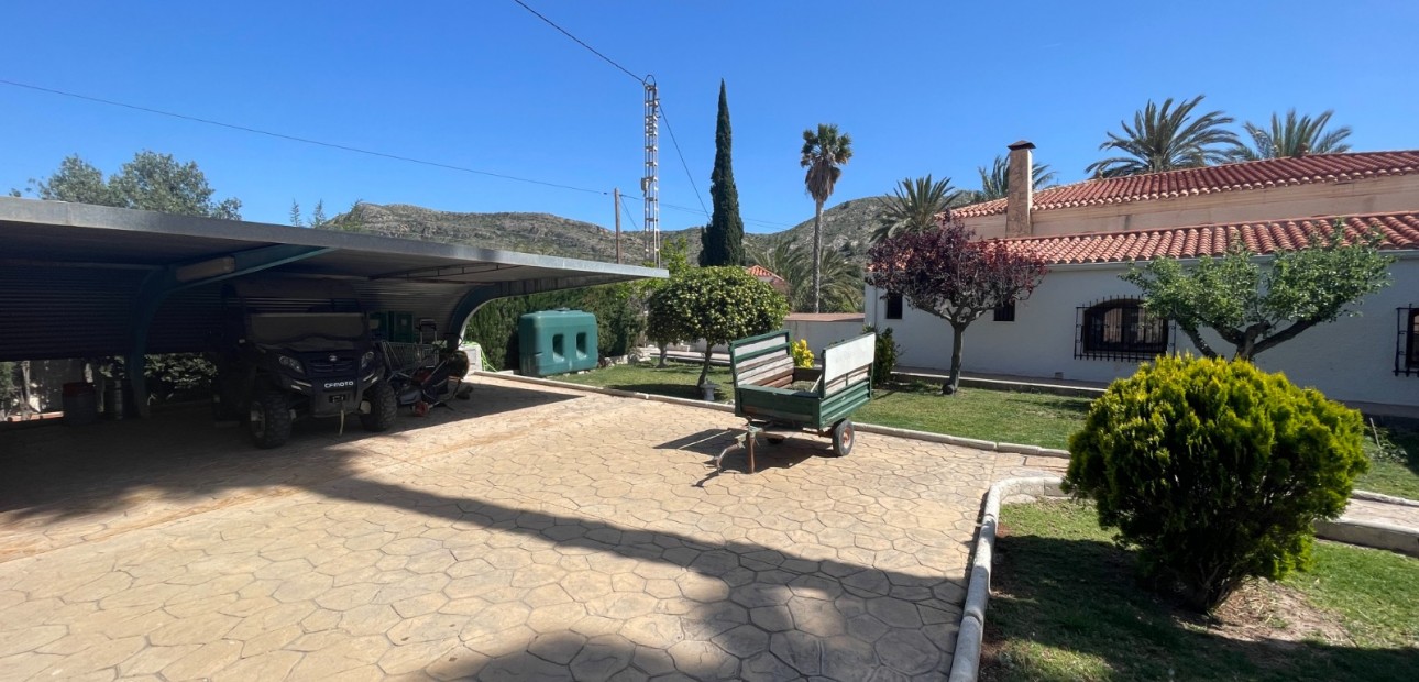 Sale - Country Property -
Elda