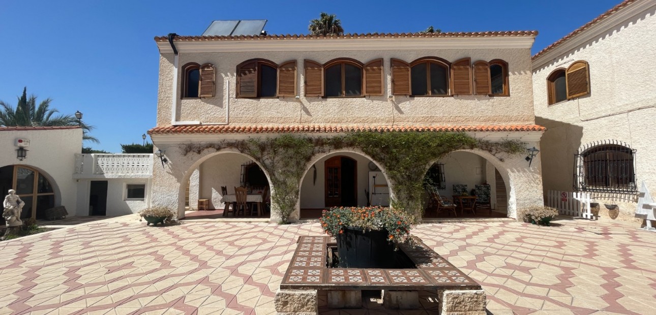 Sale - Country Property -
Elda