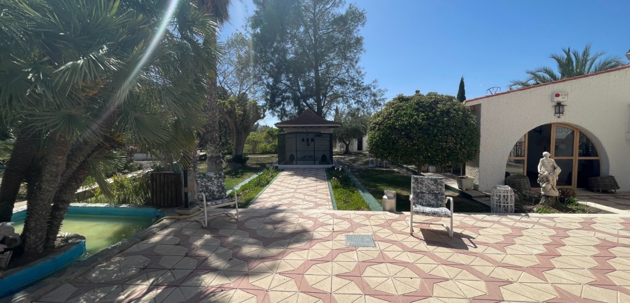 Sale - Country Property -
Elda