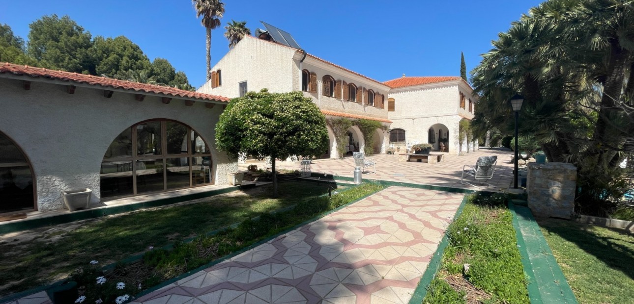 Sale - Country Property -
Elda
