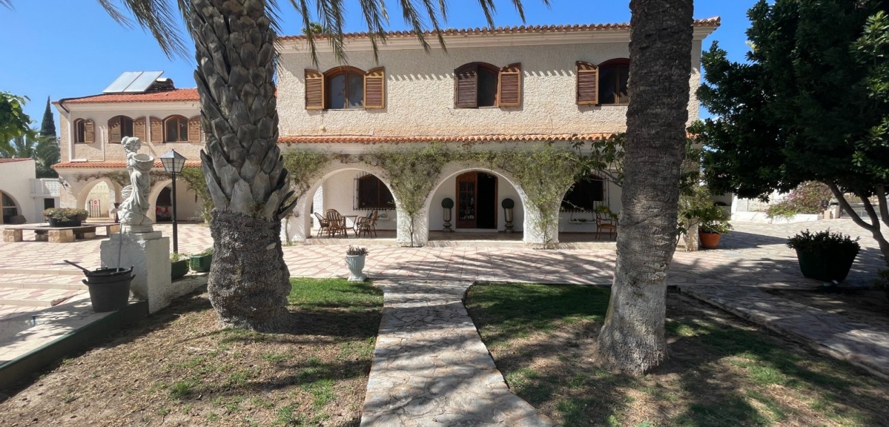 Sale - Country Property -
Elda
