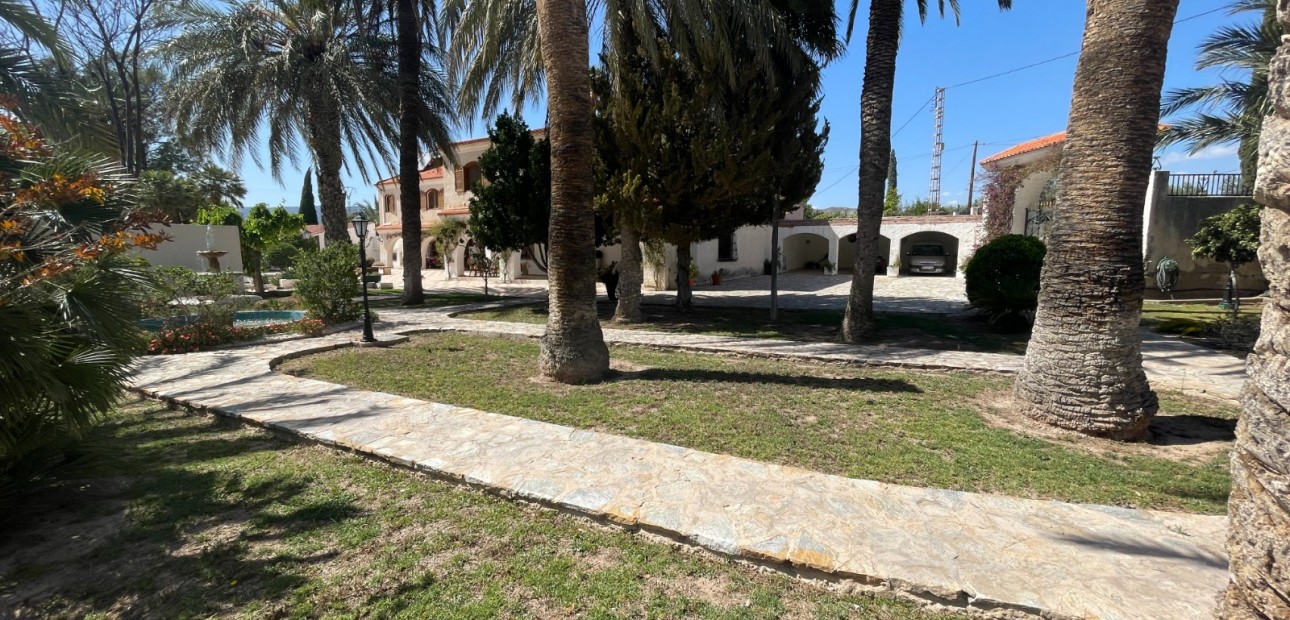 Sale - Country Property -
Elda
