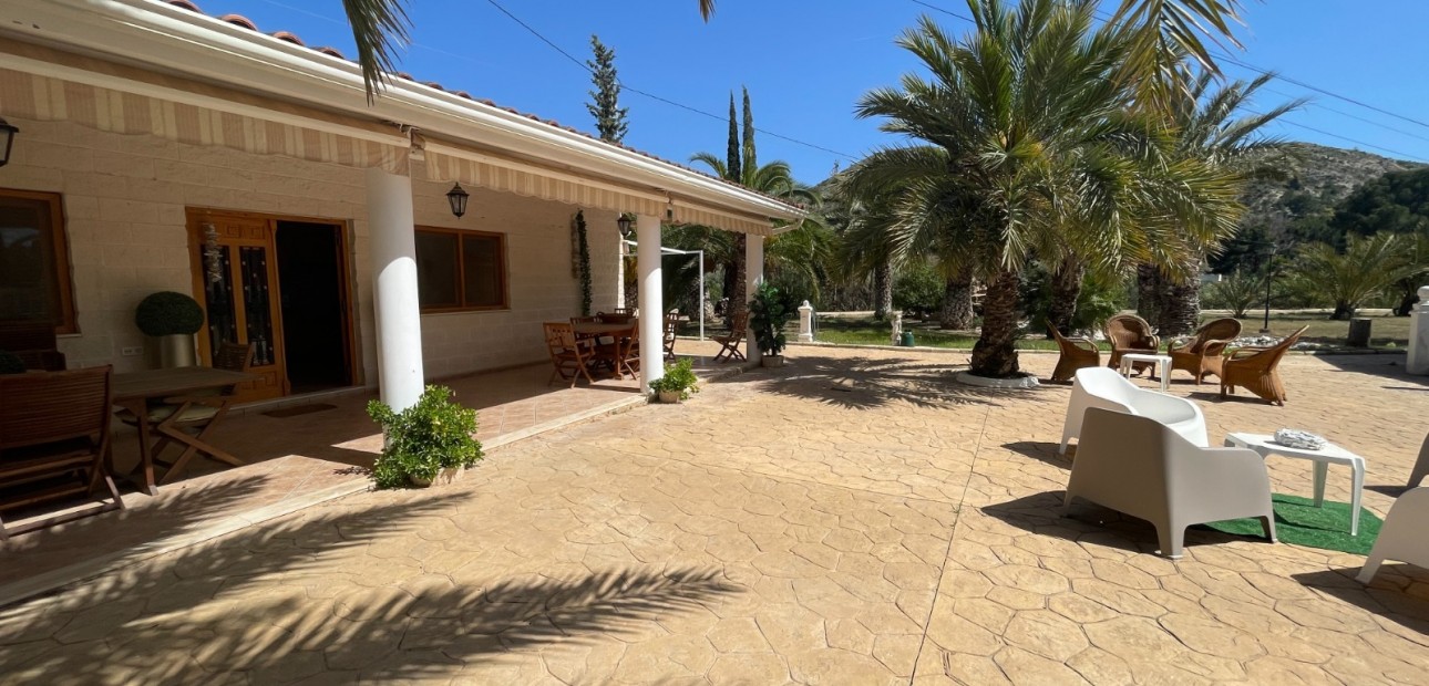 Sale - Country Property -
Elda