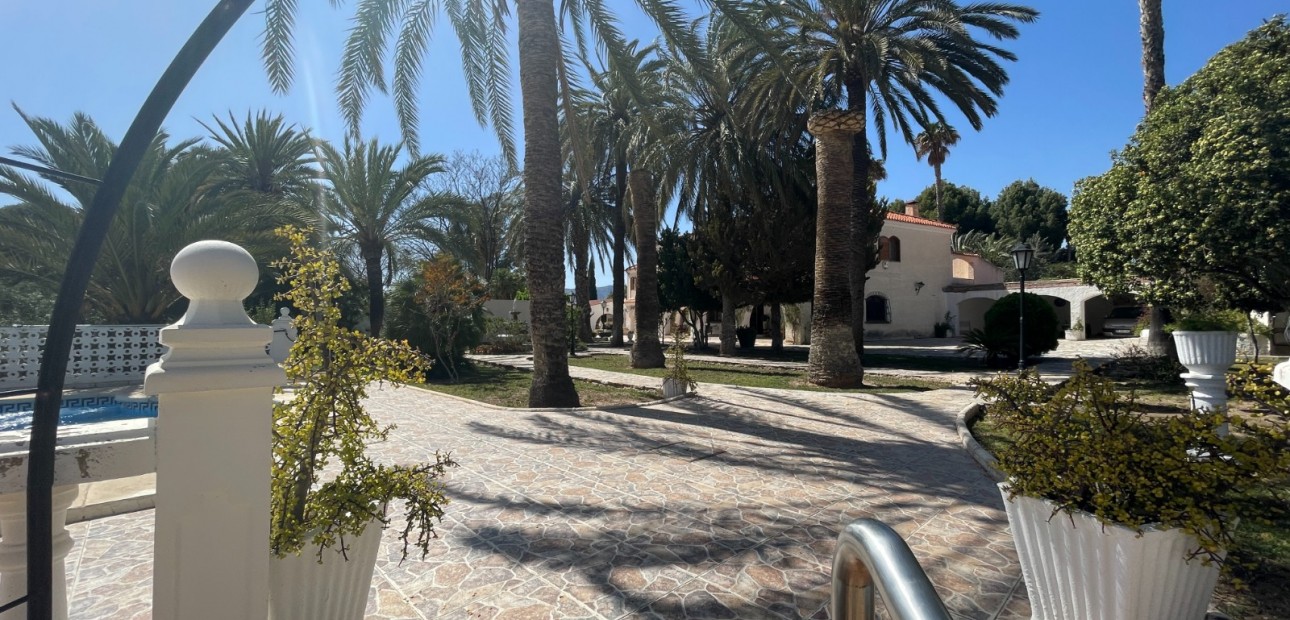 Sale - Country Property -
Elda