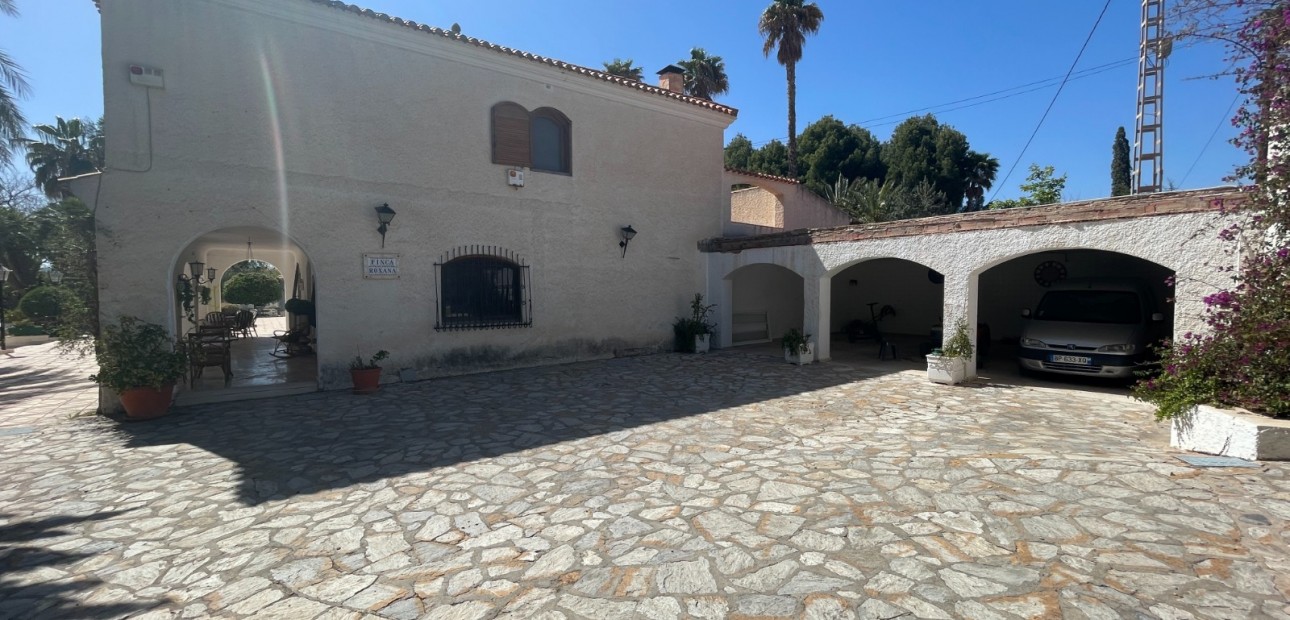 Sale - Country Property -
Elda