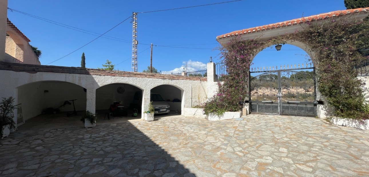 Sale - Country Property -
Elda