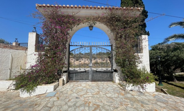 Sale - Country Property -
Elda