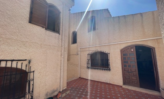 Sale - Country Property -
Elda